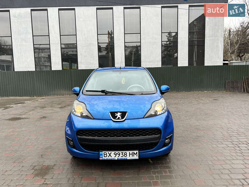 Хэтчбек Peugeot 107 2009 в 