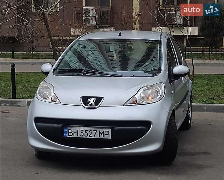 Хетчбек Peugeot 107 2008 в Подільську
