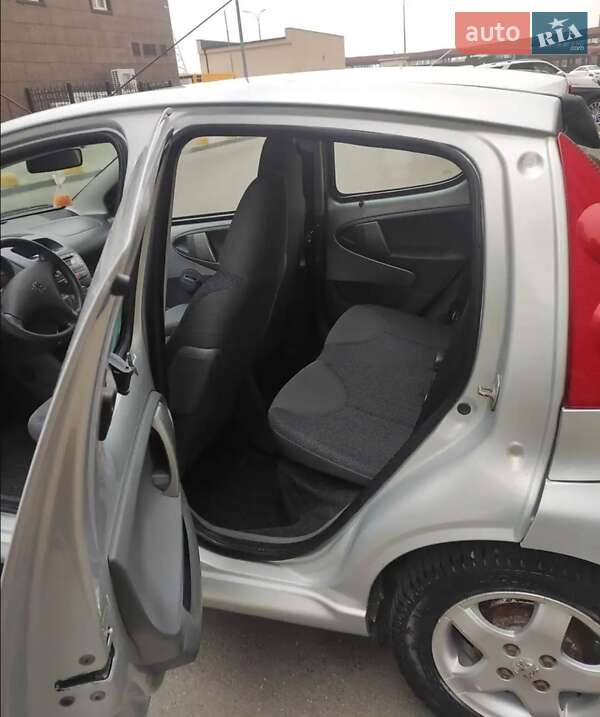 Хетчбек Peugeot 107 2008 в Подільську