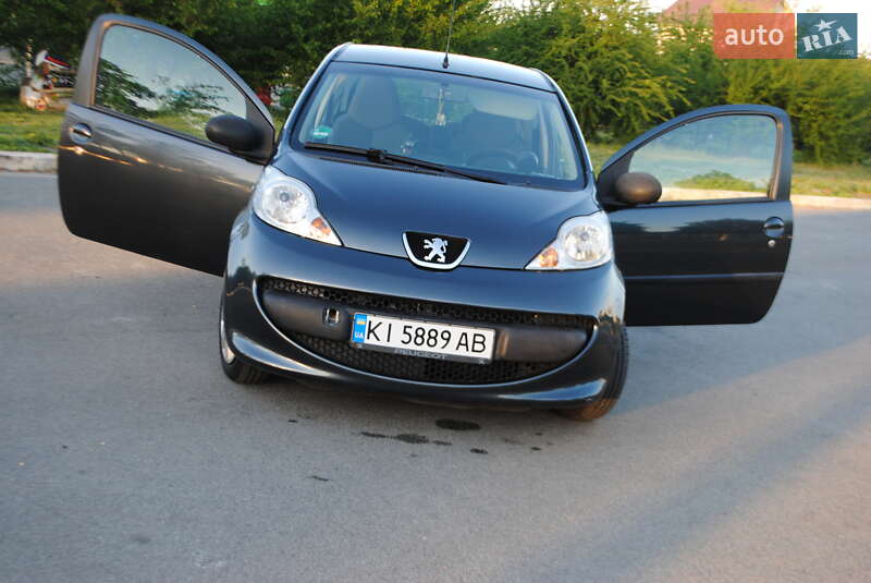 Хэтчбек Peugeot 107 2009 в Буче