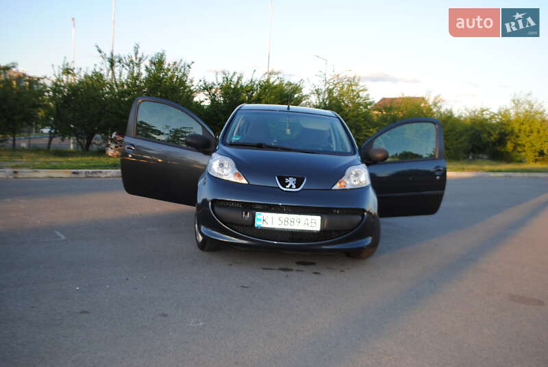 Хэтчбек Peugeot 107 2009 в Буче
