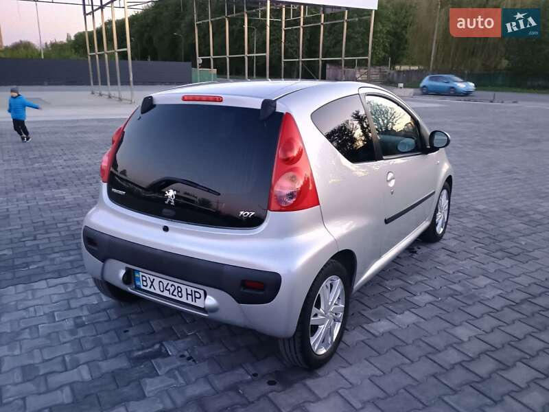 Хетчбек Peugeot 107 2008 в Кам'янець-Подільському