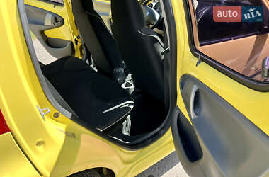 Хетчбек Peugeot 107 2012 в 