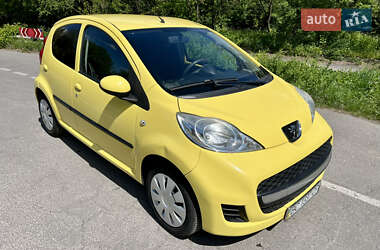 Хетчбек Peugeot 107 2012 в 