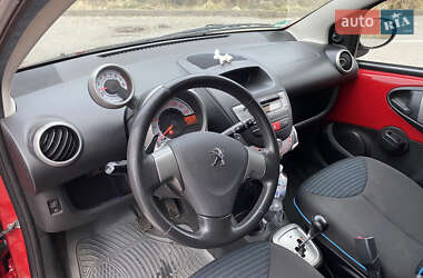 Хетчбек Peugeot 107 2013 в 