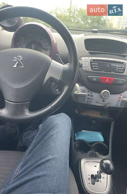 Хетчбек Peugeot 107 2013 в 