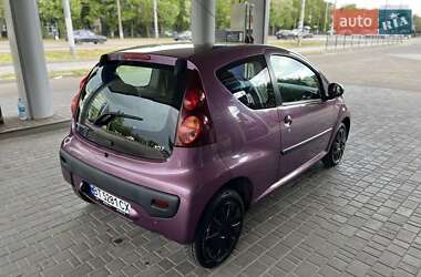 Хетчбек Peugeot 107 2012 в 