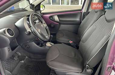 Хетчбек Peugeot 107 2012 в 
