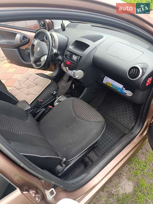 Хэтчбек Peugeot 107 2013 в Карловке