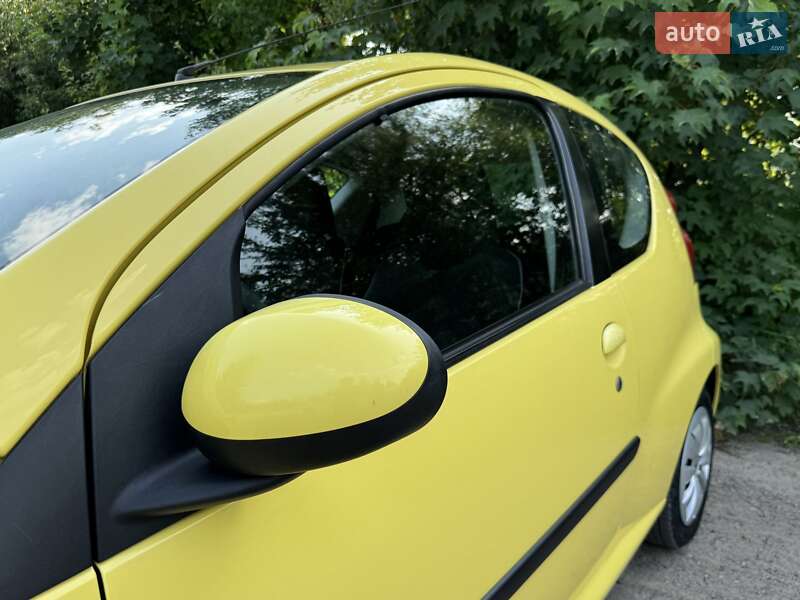 Хетчбек Peugeot 107 2011 в Дрогобичі