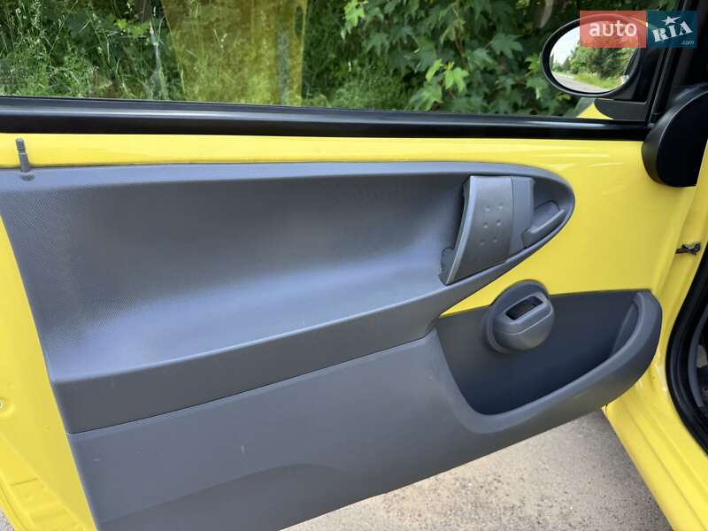Хетчбек Peugeot 107 2011 в Дрогобичі