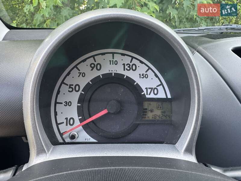 Хетчбек Peugeot 107 2011 в Дрогобичі