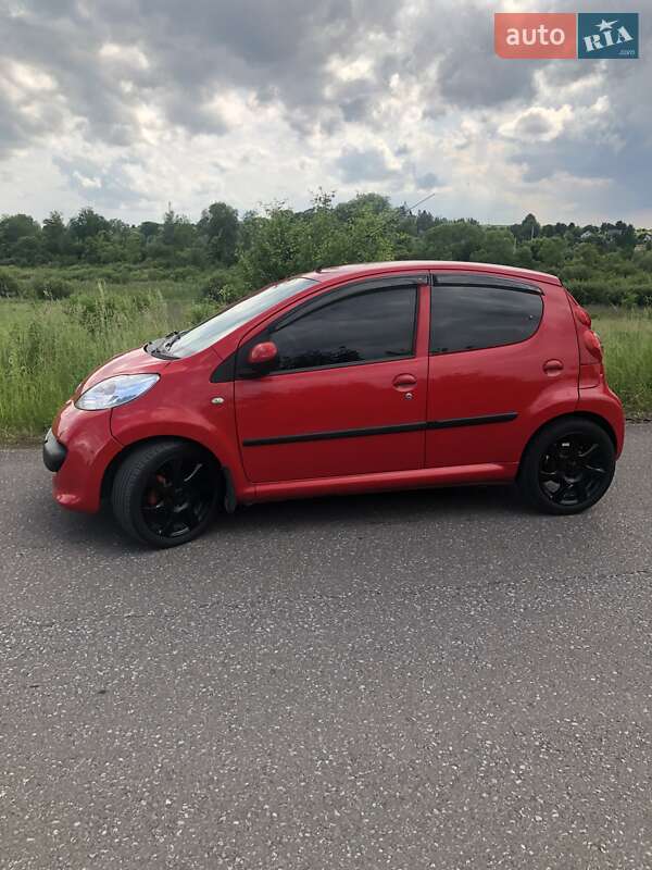 Хетчбек Peugeot 107 2007 в Щирце
