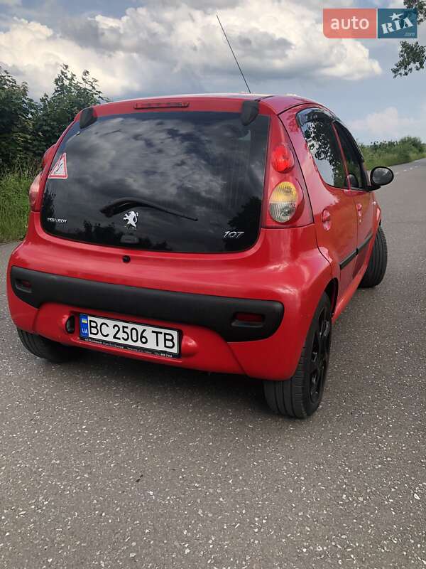 Хетчбек Peugeot 107 2007 в Щирце