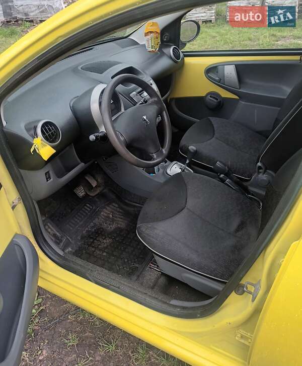 Хэтчбек Peugeot 107 2011 в Теребовле