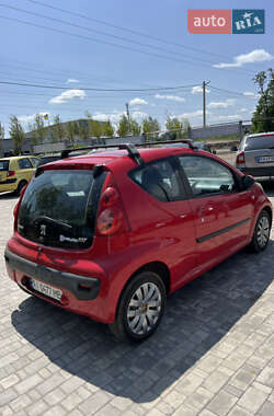 Хэтчбек Peugeot 107 2010 в 