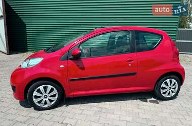 Хэтчбек Peugeot 107 2010 в Хусте