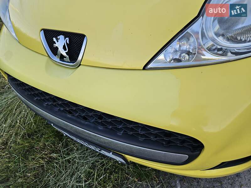 Хэтчбек Peugeot 107 2011 в Киеве