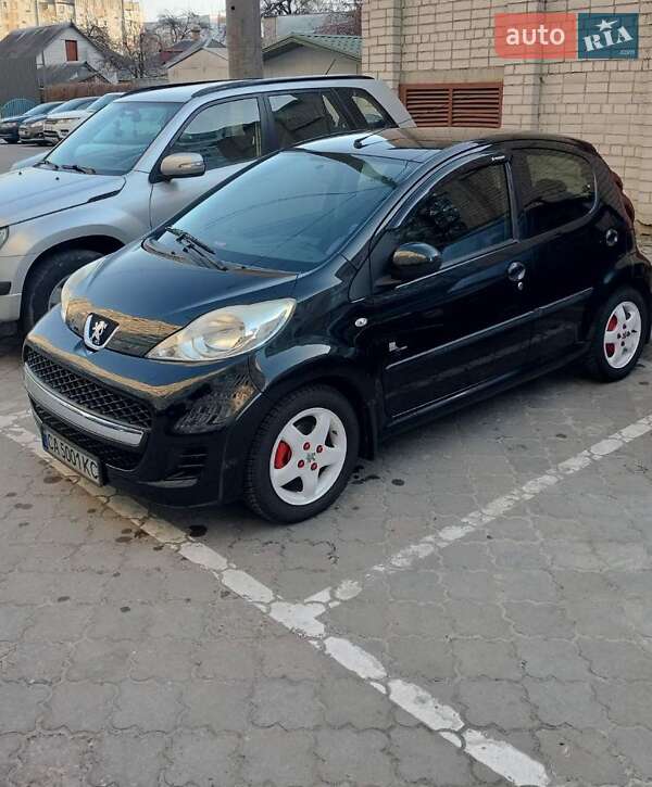 Хетчбек Peugeot 107 2011 в Черкасах
