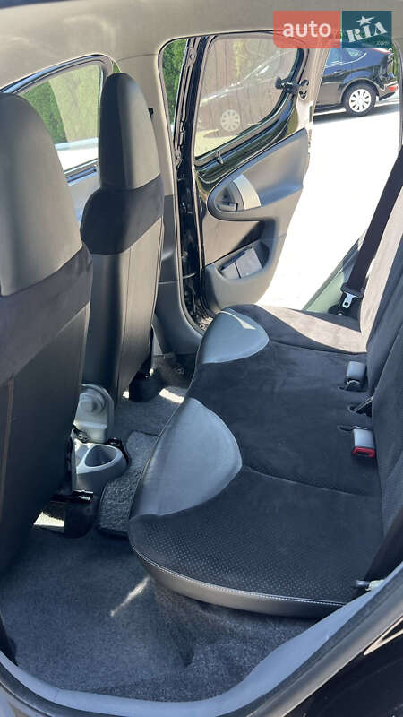 Хетчбек Peugeot 107 2011 в Києві