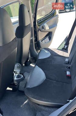 Хэтчбек Peugeot 107 2011 в 