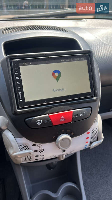 Хетчбек Peugeot 107 2011 в Києві