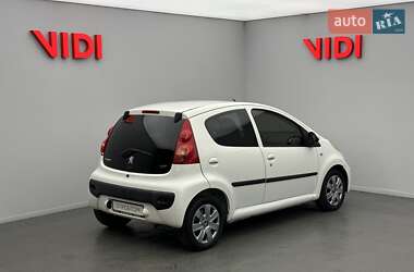 Хетчбек Peugeot 107 2011 в 
