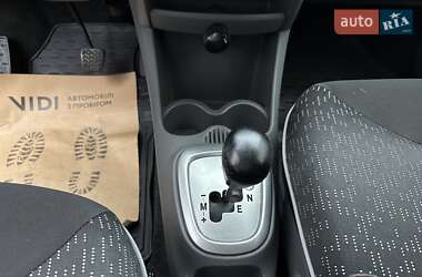 Хетчбек Peugeot 107 2011 в 