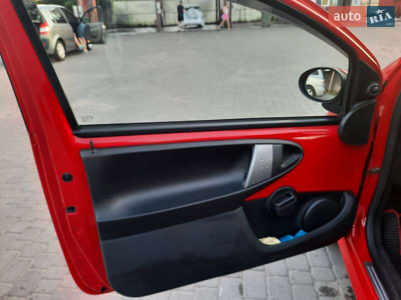 Хетчбек Peugeot 107 2012 в Харкові