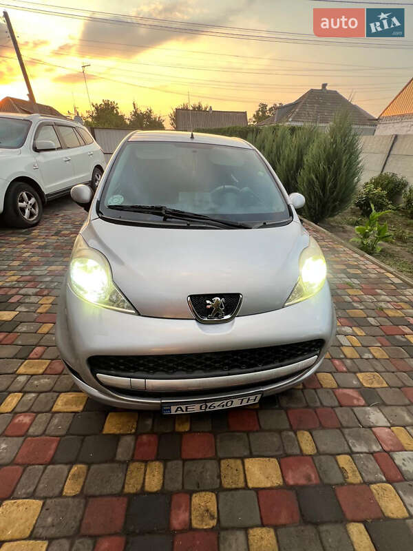 Хэтчбек Peugeot 107 2010 в Днепре