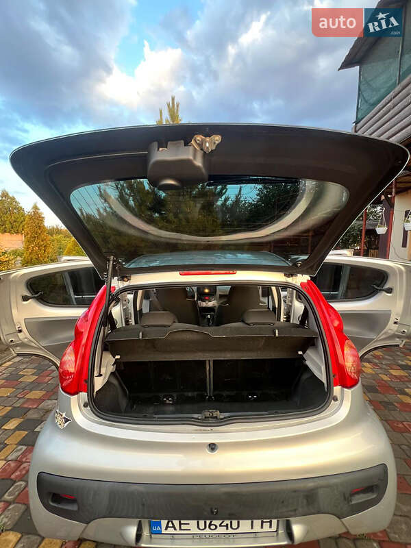 Хэтчбек Peugeot 107 2010 в Днепре