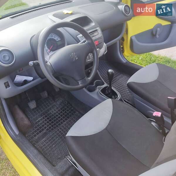 Хэтчбек Peugeot 107 2009 в Киеве