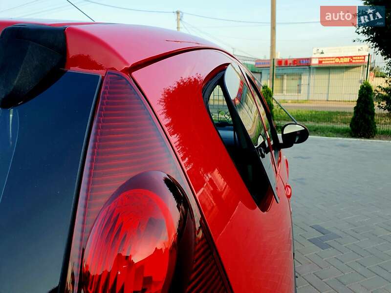Хетчбек Peugeot 107 2013 в Попільні