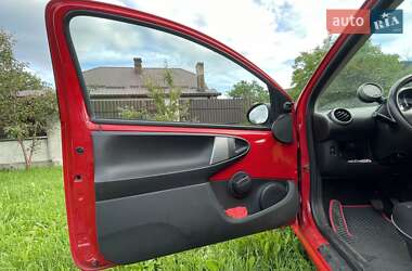 Хетчбек Peugeot 107 2012 в 