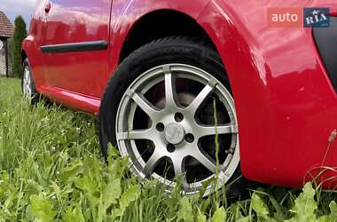 Хетчбек Peugeot 107 2012 в 