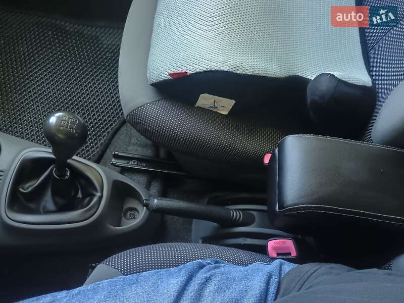 Хетчбек Peugeot 107 2008 в Кам'янець-Подільському