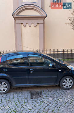 Хэтчбек Peugeot 107 2010 в Берегово