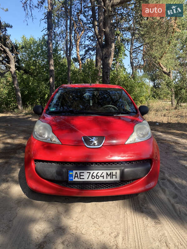 Хетчбек Peugeot 107 2008 в Дніпрі