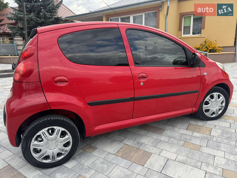 Хэтчбек Peugeot 107 2011 в Тернополе