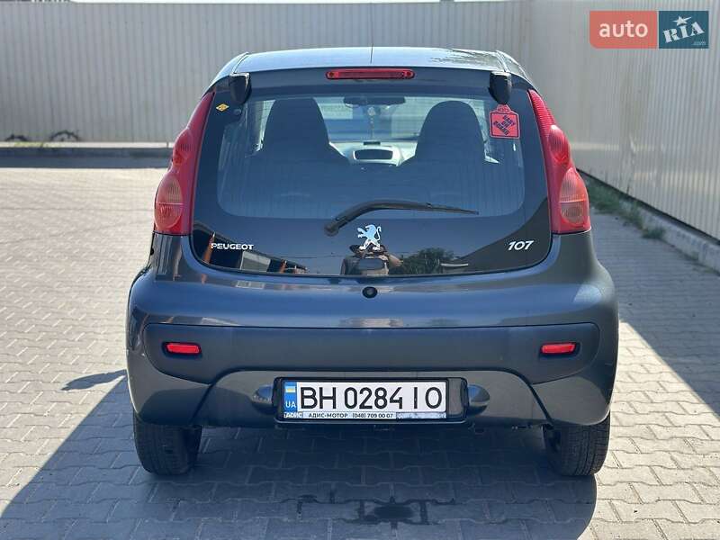 Хэтчбек Peugeot 107 2011 в Одессе