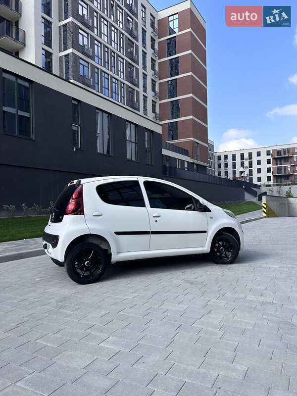 Хетчбек Peugeot 107 2012 в Львові