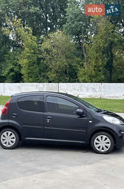 Хетчбек Peugeot 107 2014 в 
