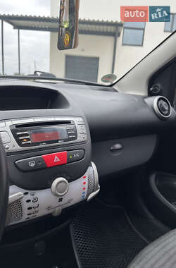 Хетчбек Peugeot 107 2014 в 