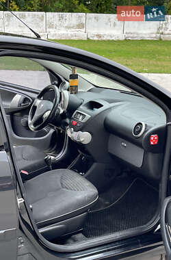 Хетчбек Peugeot 107 2014 в 