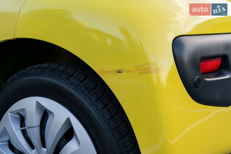 Хетчбек Peugeot 107 2010 в Києві