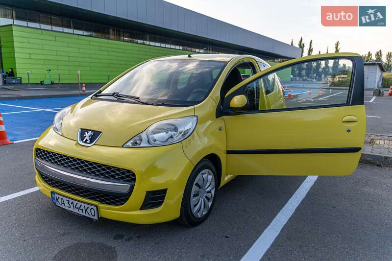 Хетчбек Peugeot 107 2010 в Києві
