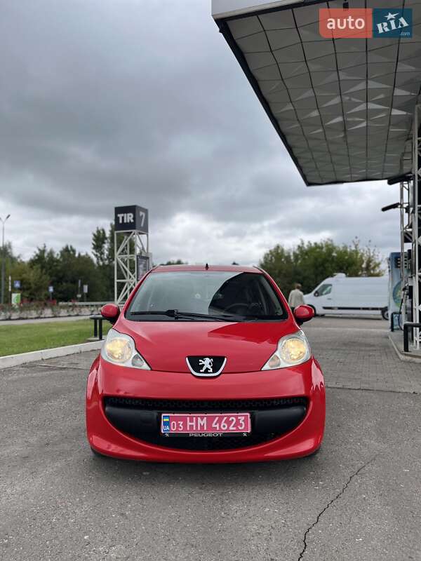 Хэтчбек Peugeot 107 2008 в Дубно