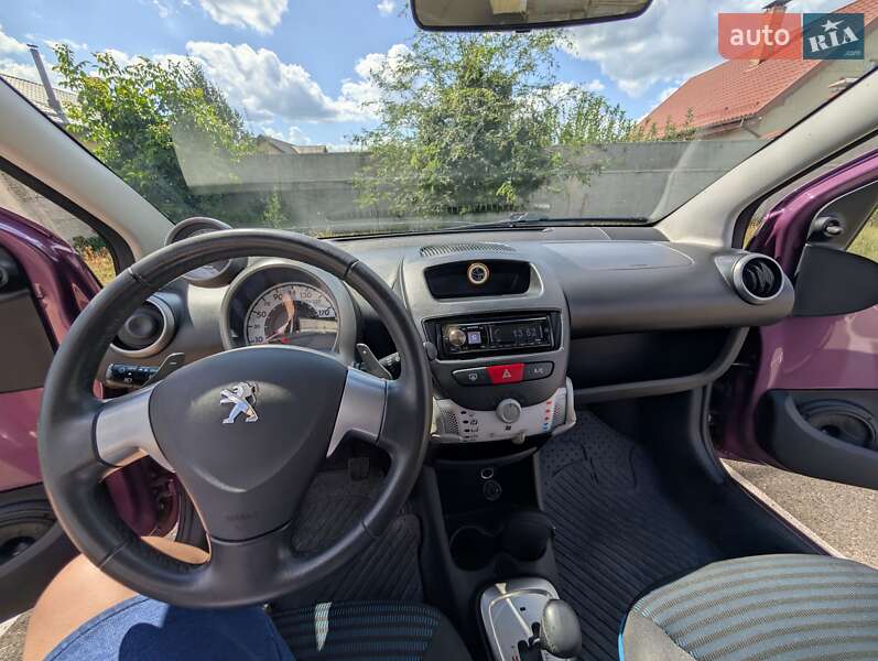 Хэтчбек Peugeot 107 2012 в Киеве