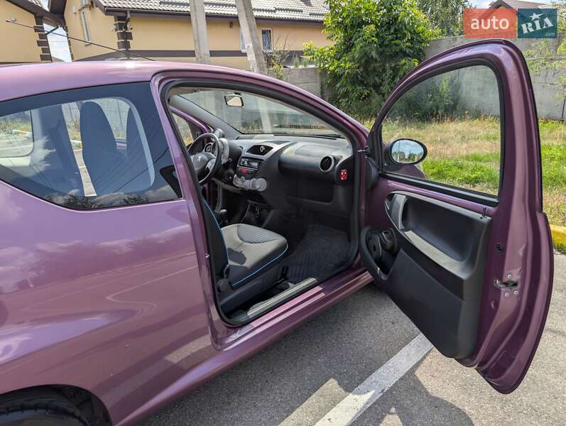 Хэтчбек Peugeot 107 2012 в Киеве