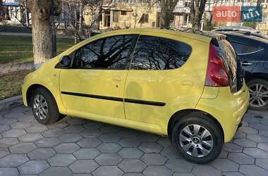 Хэтчбек Peugeot 107 2010 в Черноморске